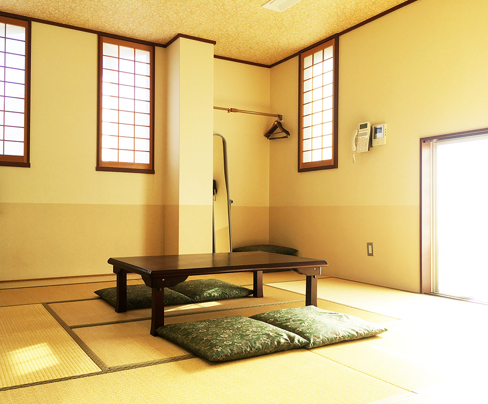 hall-tyu2